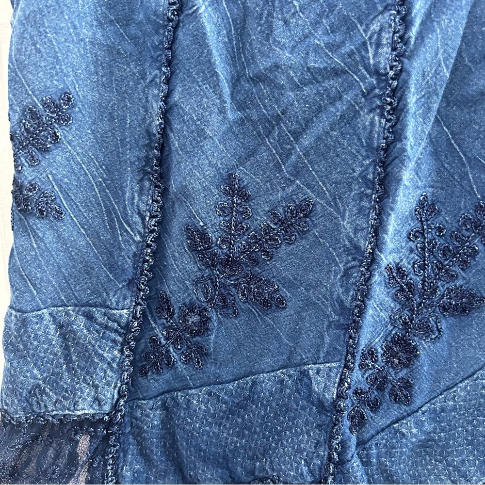 Devi | Vintage Lace Top - Picture 7 of 12